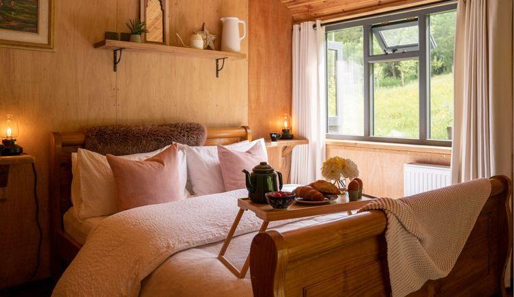 Hill's Cross Hide, Devon | Paws & Stay
